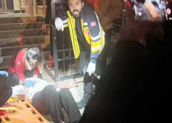 Eski eşinin 13 yerinden bıçakladığı Azra, yaşam mücadelesi veriyor