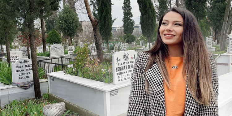 Estetik ameliyatı sonrası ölen fenomenin mezarı otopsi için açıldı