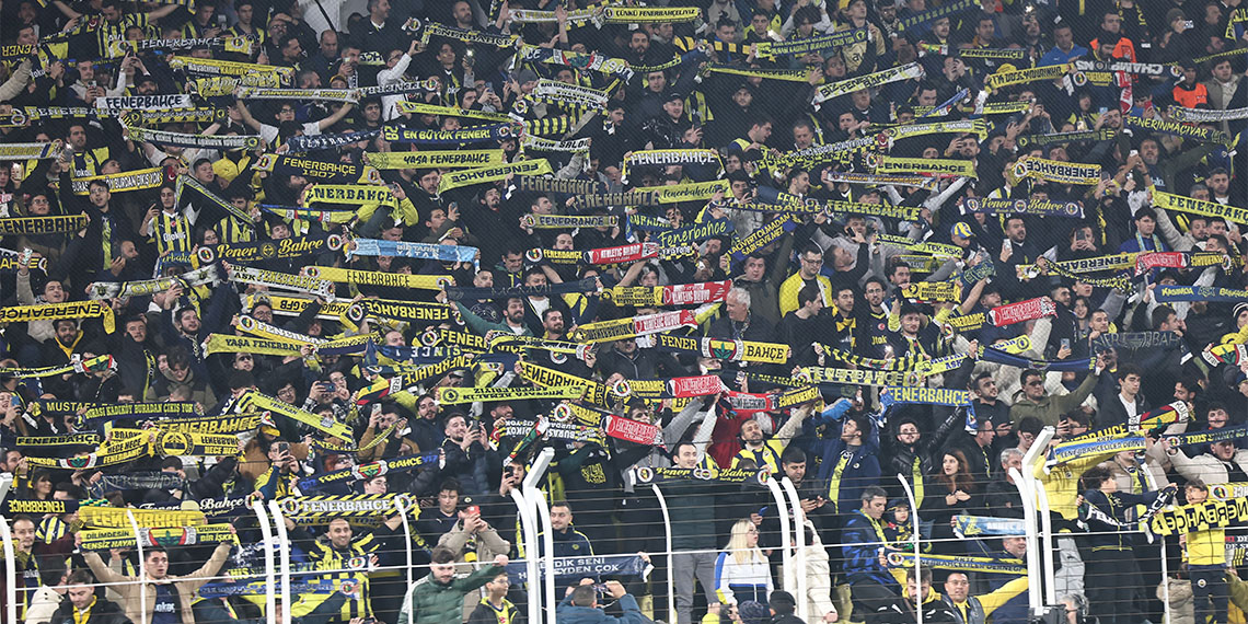 Fenerbahçe Teknik Direktörü Jose Mourinho, “Futbolda en önemli şey sonuçlardır. Her zaman kazandığınız bir takımda sonuçlar önemli değil gibi gözükebilir. Üst üste 2 mağlubiyet aldığınızda sonuçların önemini görüyorsunuz. Bu ülkede olan kültürel bir şey aslında. Ben bu kültürü değiştirmeye çalışmayacağım. Gelecekte ulaşmak istediğimiz nokta için geçiş sürecindeyiz” dedi.