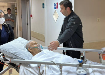 Ferdi Tayfur ambulans uçakla Antalya'ya sevk edildi