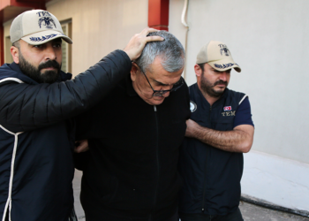 FETÖ'den aranan emniyet müdürü yakalandı
