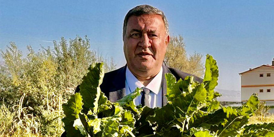 CHP Niğde Milletvekili Ömer Fethi Gürer, AKP iktidarının şeker ithalatı ve tarım politikalarını eleştirdi. Gürer, “2024 yılının ilk 10 ayında 145 bin ton şeker ithal edildi” dedi.