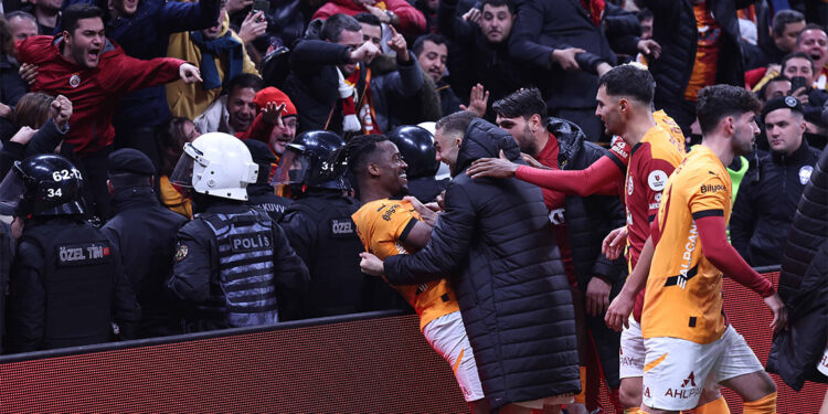 Galatasaray çok fazla mücadele etti hak ettiği puanı aldı