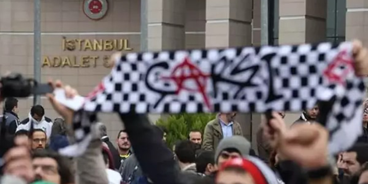 Gezi Parkı davasında yargılanan Çarşı üyelerine beraat