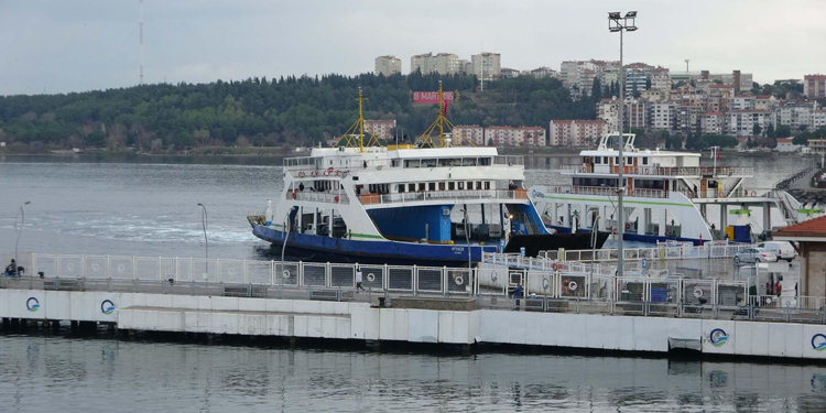 Gökçeada ve Bozcaada'daki feribot seferleri iptal edildi