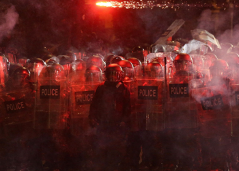 Gürcistan'da protestolar: 113 polis yaralı, 224 gösterici gözaltında