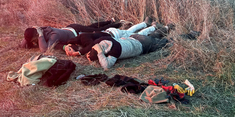 Yüzleri maskeli hırsızlık şüphelileri operasyonla yakalandı