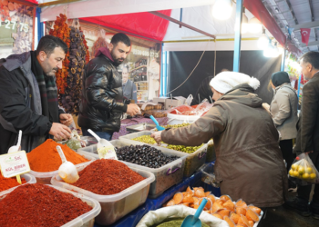 Hatay esnafı, yöresel ürünlerini Beylikdüzü'nde tanıttı