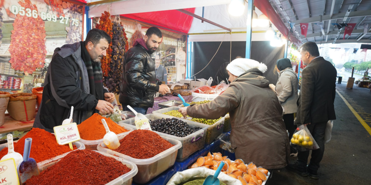 Hatay esnafı, yöresel ürünlerini Beylikdüzü'nde tanıttı