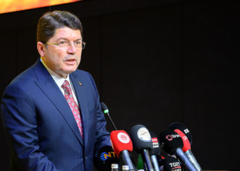 Hukuk fakültelerinde müfredat değişikliğine yönelik çalışma yapılmalı