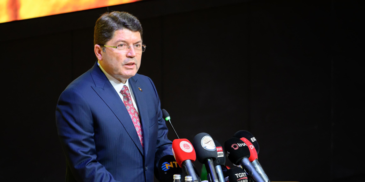 Hukuk fakültelerinde müfredat değişikliğine yönelik çalışma yapılmalı