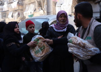 İHH, Halep halkına 36 bin adet ekmek dağıttı