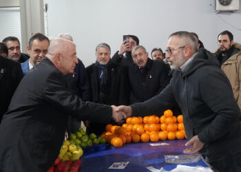 Millet açlıkla boğuşuyor