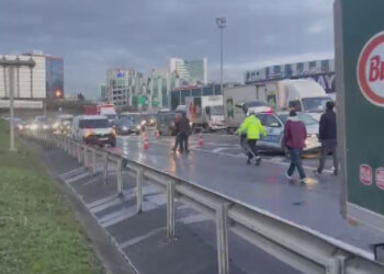 Bağcılar TEM otoyolunda zincirleme trafik kazası