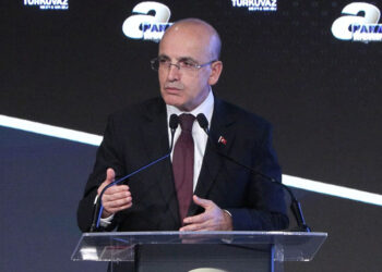 Bütçe disiplinini deprem yaralarını sararken tesis ettik