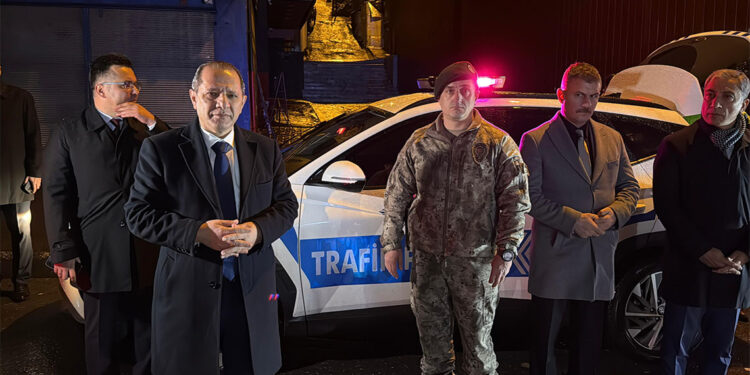 İstanbul Emniyet Müdürü Selami Yıldız Beyoğlu'nda denetime katıldı