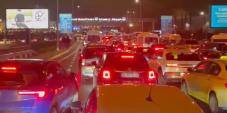 İstanbul Havalimanı'nda şüpheli valiz alarmı
