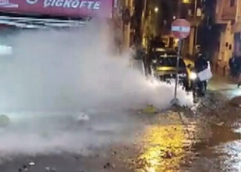 İSKİ'ye ait kanalizasyon borusu patladı