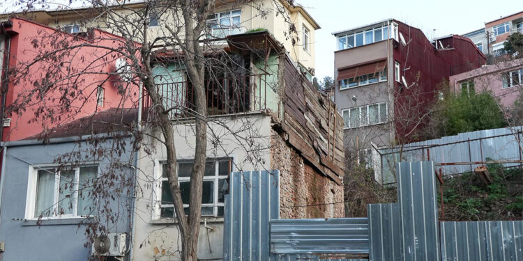 Deprem için en riskli bölgeler nerelerdir?