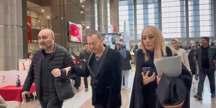 Mehmet Ali Erbil ve Serdar Ortaç hakim karşısında