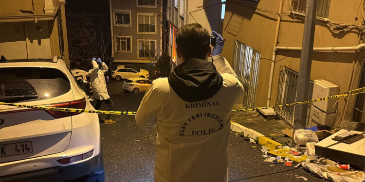 Şişli'de 4'ncü kattan düşen kişi hayatını kaybetti