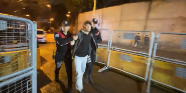 Atatürk'e ve şehitlere hakaret eden kişi gözaltına alındı