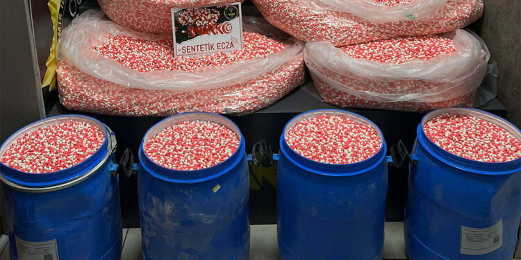 219 kilo metamfetamin ele geçirildi; 2 tutuklama