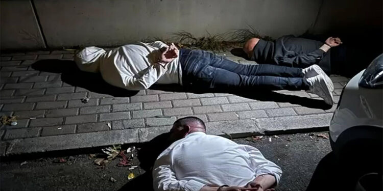 Beşoklar suç örgütüne operasyon; 32 tutuklama