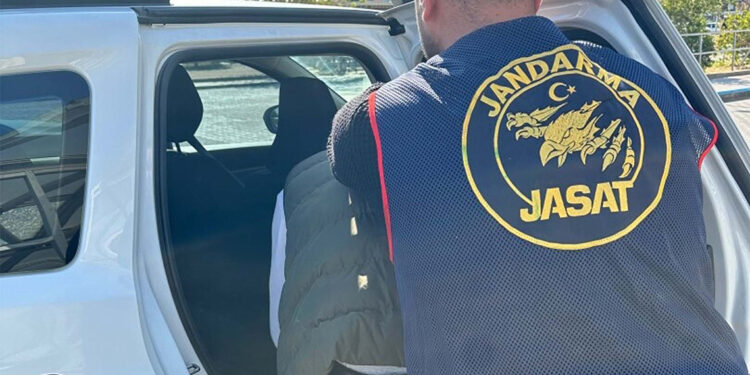 İzmir'de Daltonlar operasyonu; 3 tutuklama