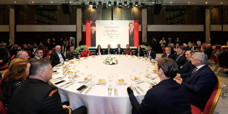 İstanbul Valisi Gül'den Zafer Aktaş için veda yemeği