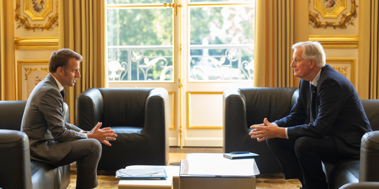 İstifa çağrılarını reddeden Macron, yeni başbakan atayacak