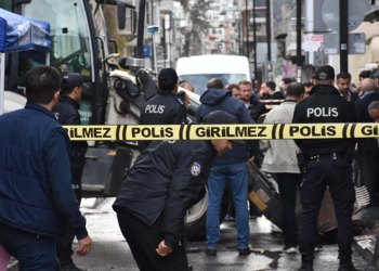 İzmir'de sokakta akıma kapılan 2 kişinin öldüğü yerde yeni keşif