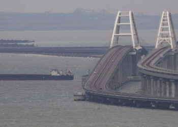 Kerç Boğazı'nda 2 tanker battı