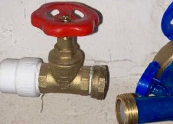 Kiracılarının suyunu kesen ev sahibine dava açıldı