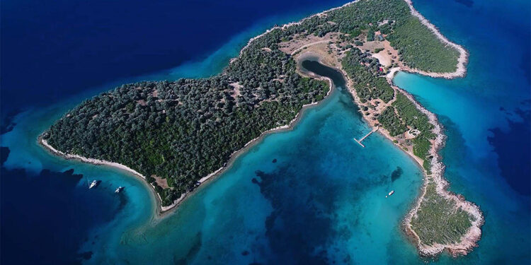 Kumları altın sarısı renkli Sedir Adası havadan görüntülendi