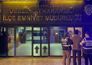Suriyelilere tepki gösterdi, gözaltına alındı