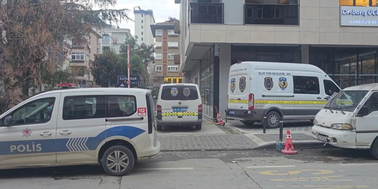 Kadıköy'de alacak kavgasında emlakçıyı öldürüp intihar etti 