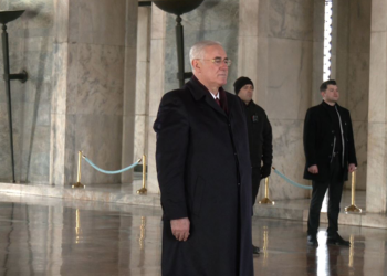 Kamu Başdenetçisi Mehmet Akarca Anıtkabir'i ziyaret etti