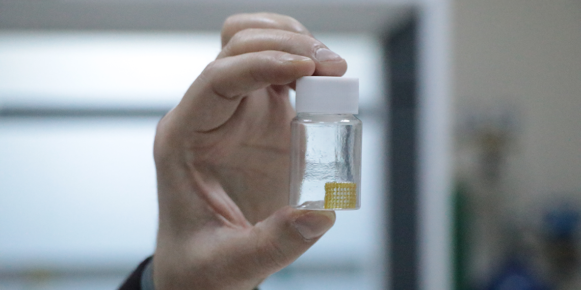 Kanser tedavisinde yenilikçi nanoparçacıklar ve biyomalzemeler geliştirdi