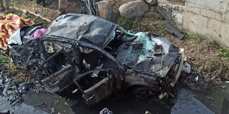 Lastiği patlayan otomobilin şarampole yuvarlandı; 1 ölü 5 yaralı