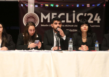 Lise öğrencilerinden TBMM simülasyonu