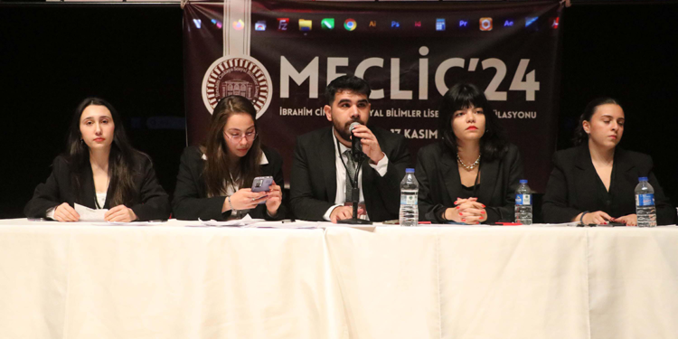 Lise öğrencilerinden TBMM simülasyonu