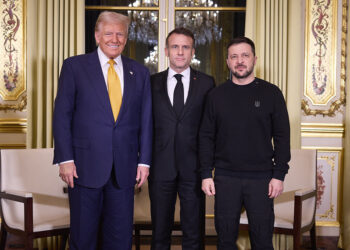Macron-Zelenskiy ve Trump, Paris'te bir araya geldi