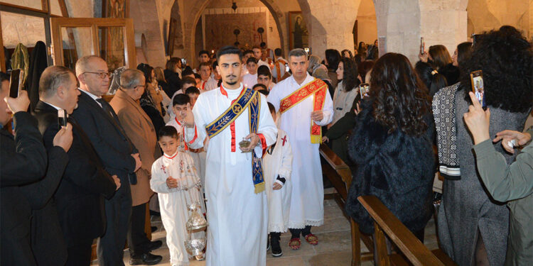 Mardin'de Süryaniler ‘Doğuş Bayramı'nı kutladı