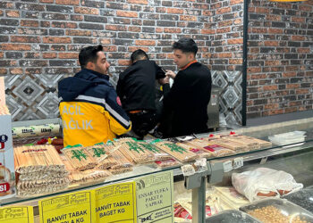 Market çalışanı elini kıyma makinesine kaptırdı