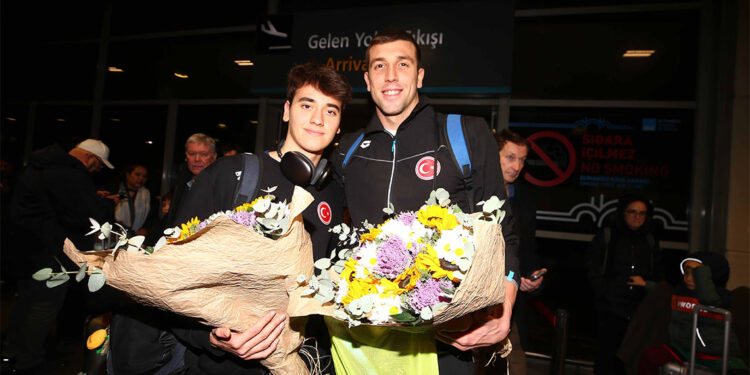 Emre Sakçı ve Kuzey Tunçelli yurda döndü