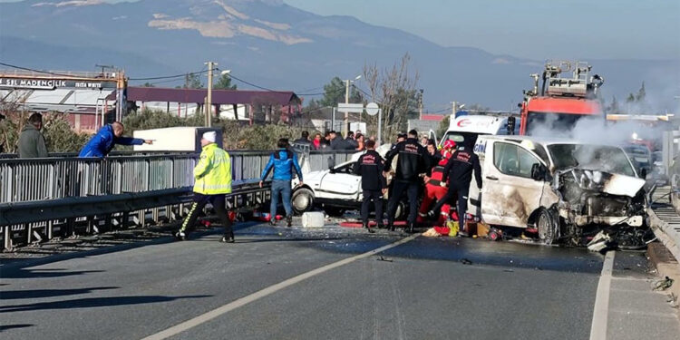 Muğla'da zincirleme kaza; 7 yaralı