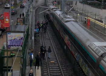 Marmaray'da raylara atlayan kişi hayatını kaybetti