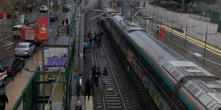 Marmaray'da raylara atlayan kişi hayatını kaybetti