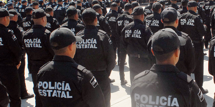 Meksika'da 100'den fazla polis gözaltına alındı